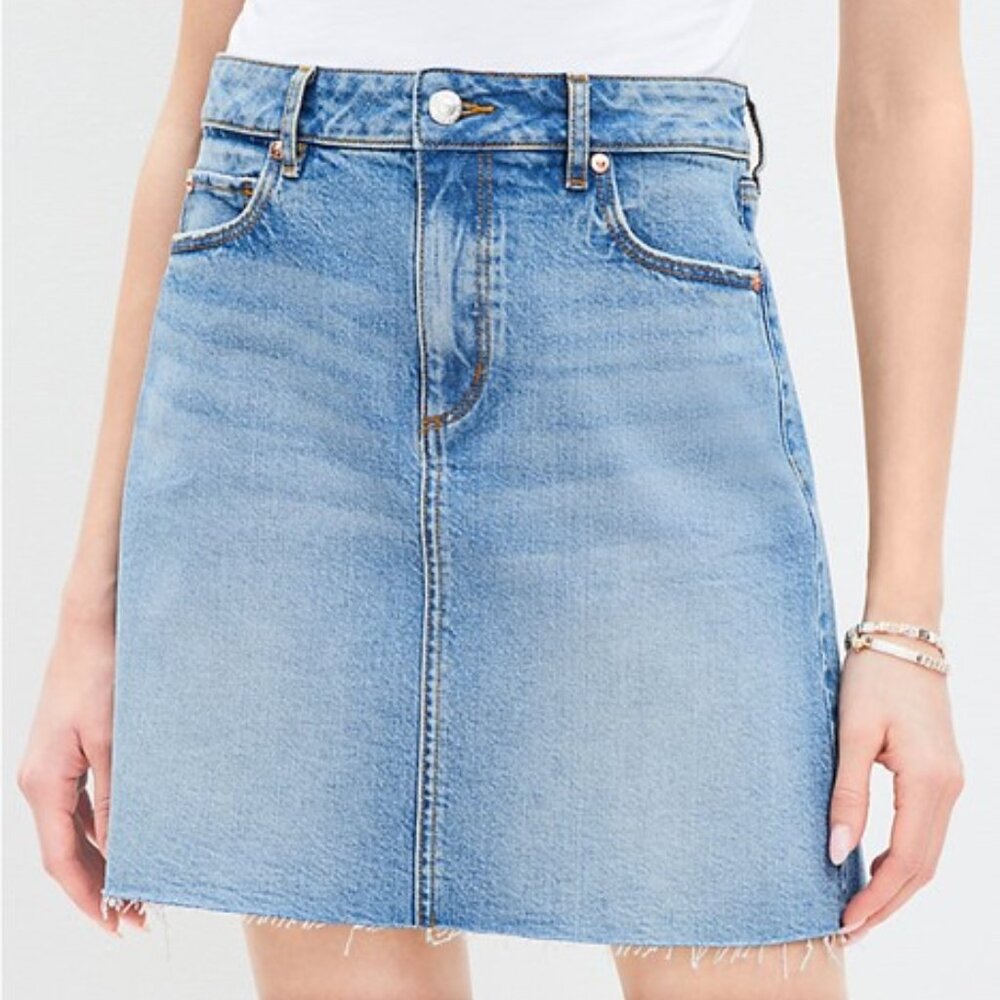 LOFT Fresh Cut Denim Skirt Authentic Vintage Mid Wash 00P